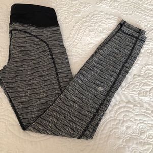 LuLulemon Tight Stuff Tight